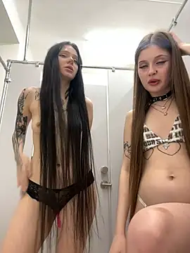 Sukidaa - Underboob view both near urinals