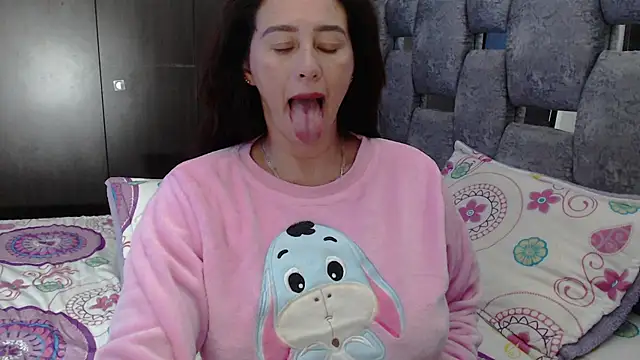 Sara_hott_1 - to be completely naked