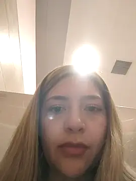 Alana_69 - Lift skirt, show ass+ spanks in mall