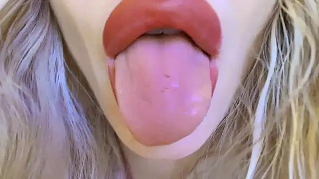 Velvet_kissx - How about some wetness?Booom 💦 😈 👄 🎇