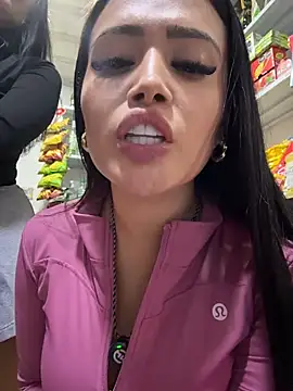 Sara_fun - I show my boobs to a stranger