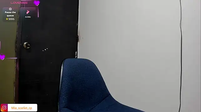 Mia_scarlet69 - spank wet ass with paddle x40