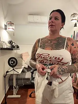 InKed-Kathy - squirt in your face + live vid LT