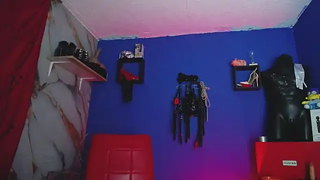 Elizatexx - I admire your great ass in leather pants