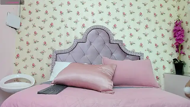 Ariana_moon00 - SHAKING BOOBS