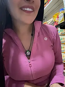 Sara_fun - I show my boobs to a stranger