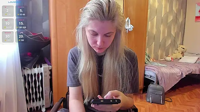 Tiny_Kiss - finger in pussy