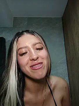 Eva_222 - SHOW BRA + NIPPLES