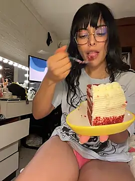 Kaithra - mamada dildo