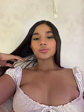 AlessiaVallmont - DOMI close up pussy play