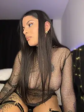 Goldenpussy_1 - Put my wet pussy to cam and touch