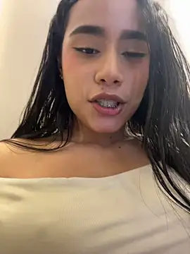 Sara-Castillo - DOMI INSIDE PUSSY IN DRESSING ROOM + CUM
