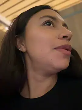 CocoaGigiMuse - PLUG ANAL IN PUBLIC WITHOUT PANTY
