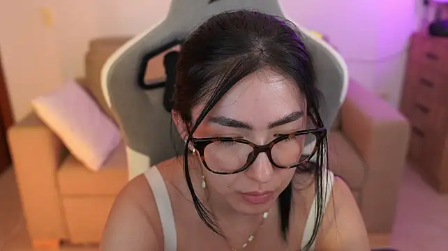 Anyacutex - striptease and play with my ass