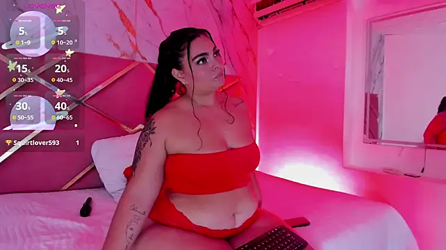 MadyyCruz - show my ass twerking close to cam