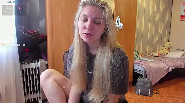 Tiny_Kiss - finger in pussy