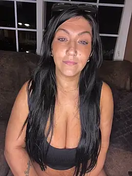 LittleMissEeve - Play with wet pussy