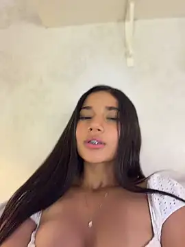 AlessiaVallmont - DOMI close up pussy play