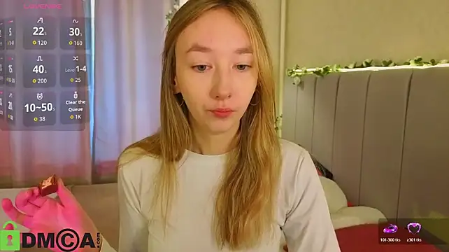 Miche1le_Allenne - tease legs clode to cam