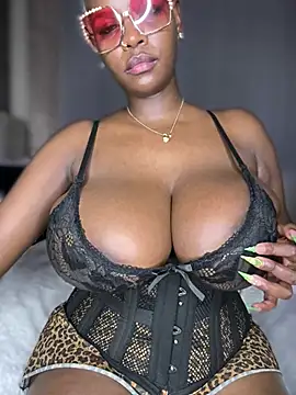 ScarletMuseX - Set my kitty on 🔥
