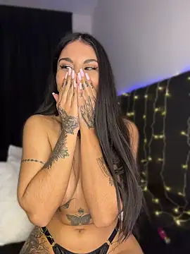 Goldenpussy_1 - Naked and play with pussy