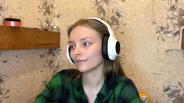 EmyMiu - Sexual Eye Contact