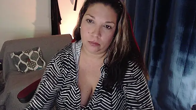 Scarlette_thoms - masaje de tetas con aceite