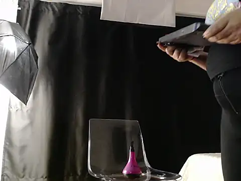Rosalie_Durand - show pussy + toy control 15 sec