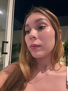 Nikii__ - show as in doggy