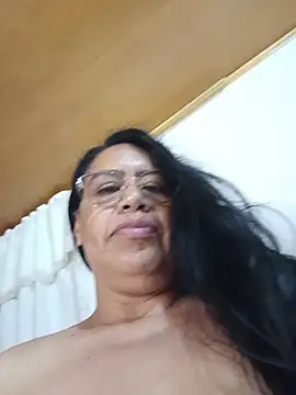 Emilif_ - Show tits 🍒 + oil — Mostrar las tetas