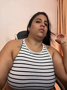Liith - suck on my sweet tits