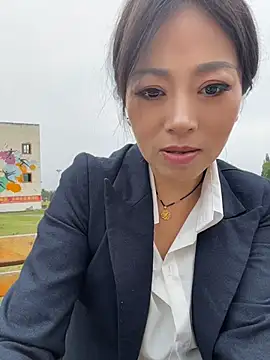 Lipinger - 实现丝袜自由