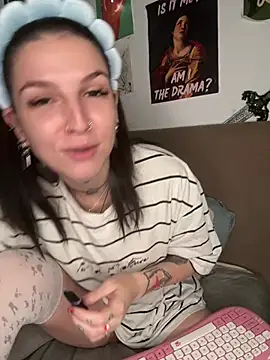 MoonAgnes - take off top