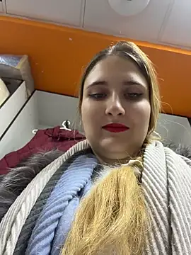 AdelRich - Show pussy in cafe