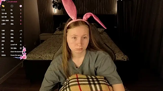 LiliTiny - show cute feet