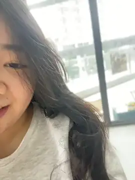 Luna-girl - 坐男人腿上问他有没有反应
