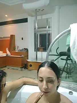 AsLince - Peladinhas dançando no pole