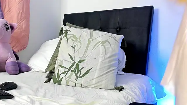 Fernanda317 - show boobs and play