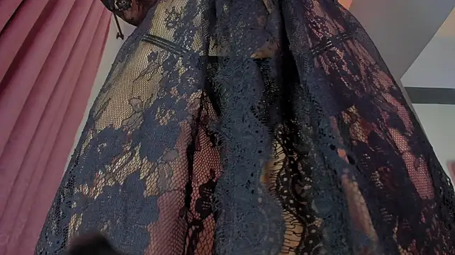 NiaCrawfordd - Put hot candle wags on my body !!