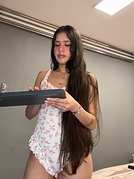 Thiara_gh - pussy finger