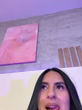 AlinaPrescott - Squats close up please 😌