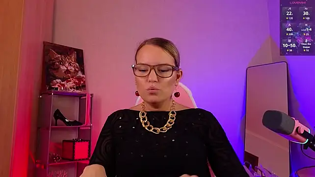 Lady_Shine - teasing you with my tits
