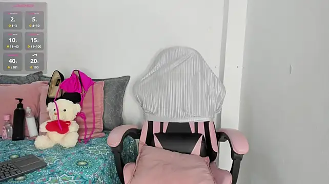 Mari-ross - naked cream show