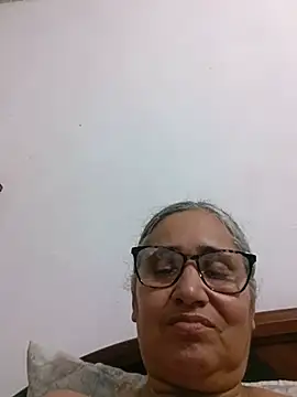 _candi - Aceite en las tetas