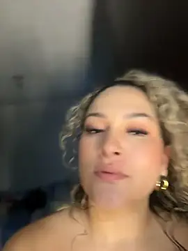 Sara_smiiith211 - public breast exhibition.