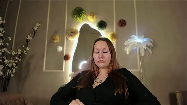 Ophelia_Vex - Squeeze boobies close to cam