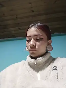 Victoria-Moon - Anal plug and dildo in her very hot puss