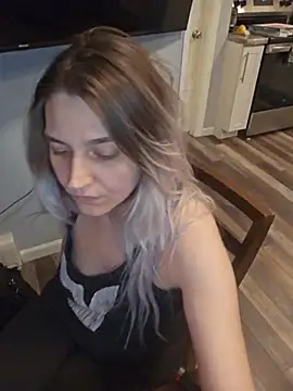 ScarletsWeb - 👽Smoke a J with me💨 420