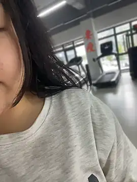 Luna-girl - 坐男人腿上问他有没有反应