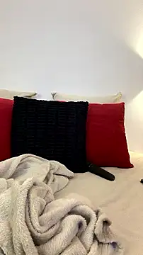 MiaKitthy - Bra Off, oiled boobs, slide ur cock in🔥